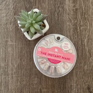 Olive and June metallic press-ons